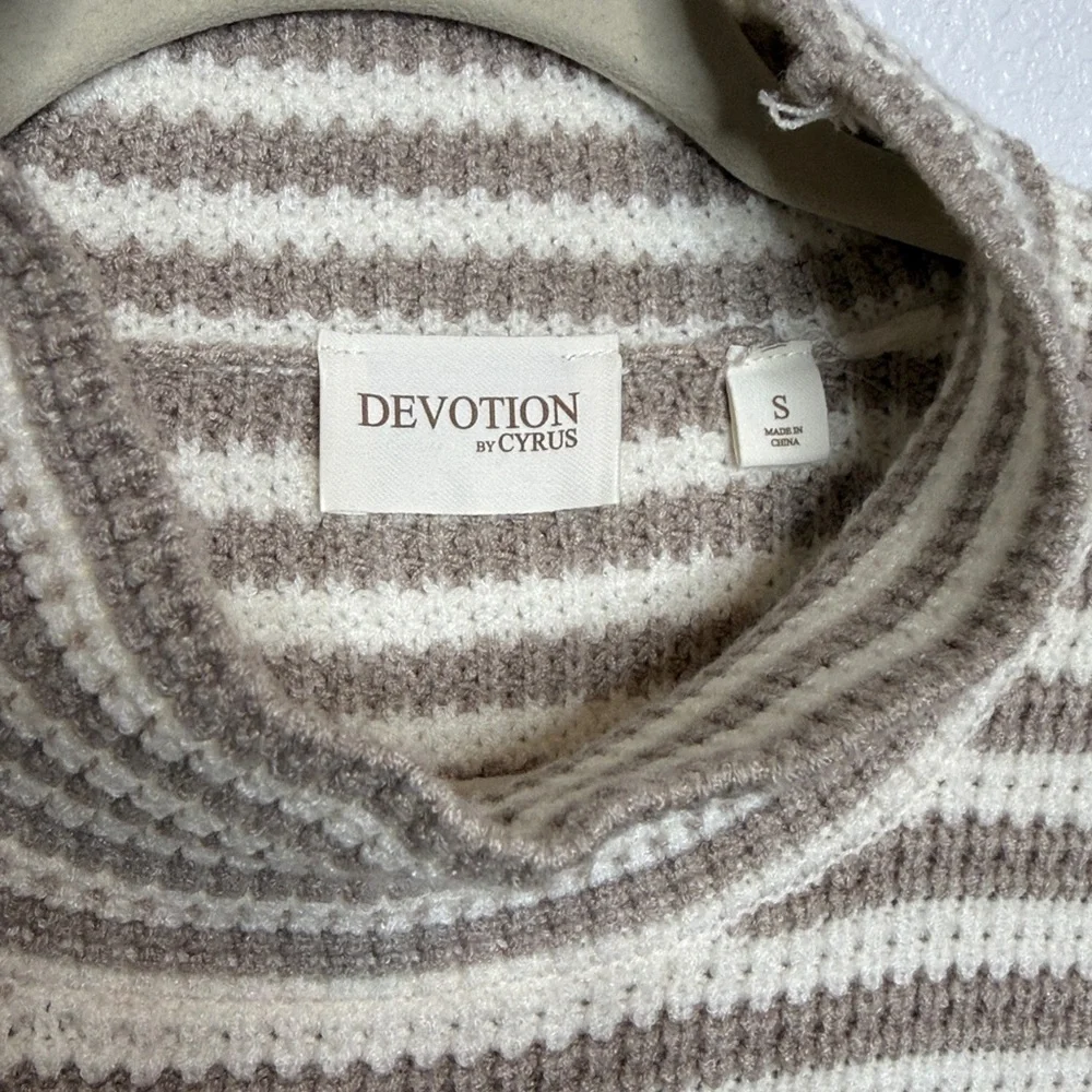 Devotion by Cyrus Gray and Cream Striped Turtleneck Sweater Small